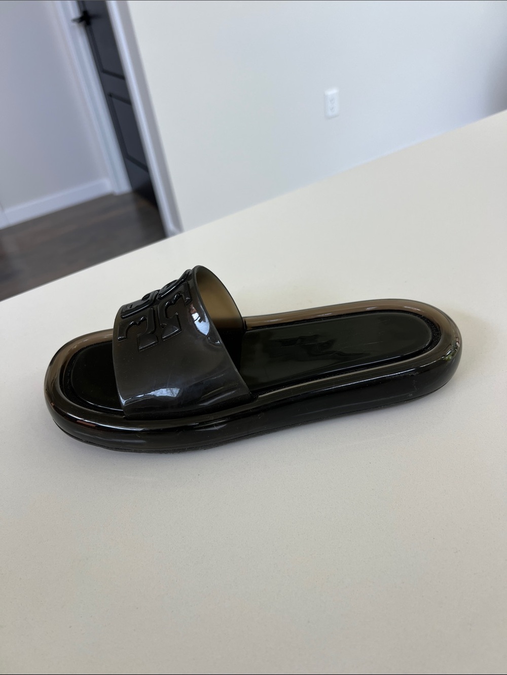 Tory Burch perfect black 004 bubble jelly open toe sandals size 6 - Picture 9 of 11